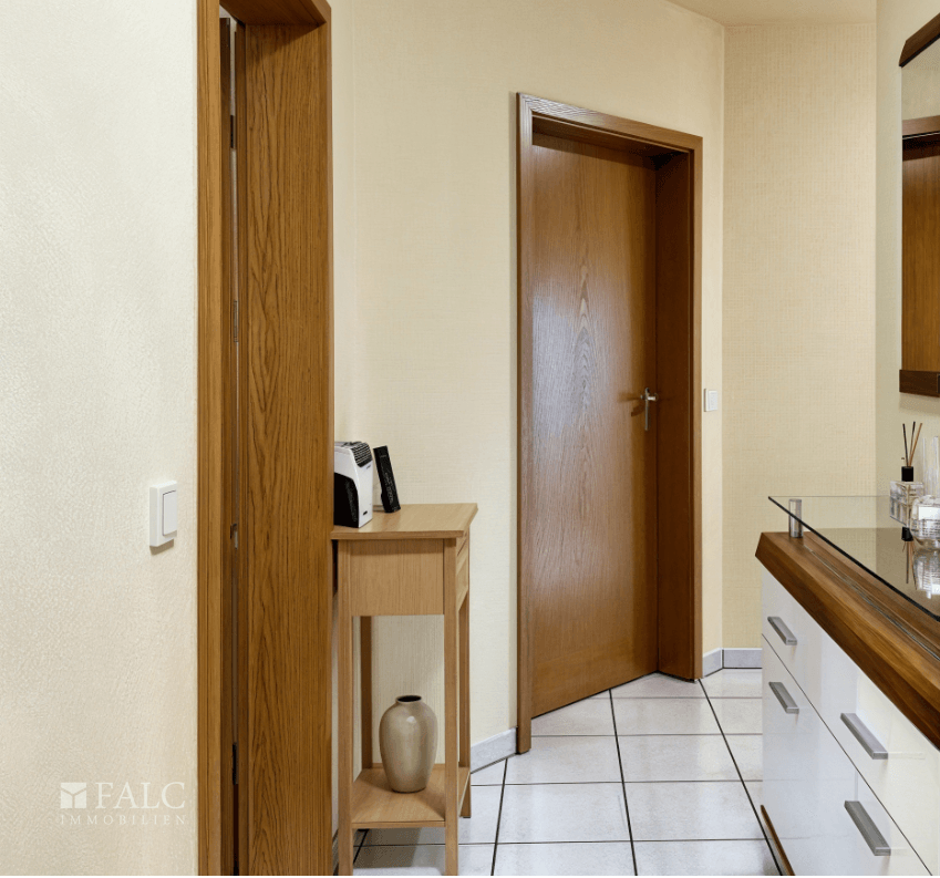 Flur (KI-bearbeitet)